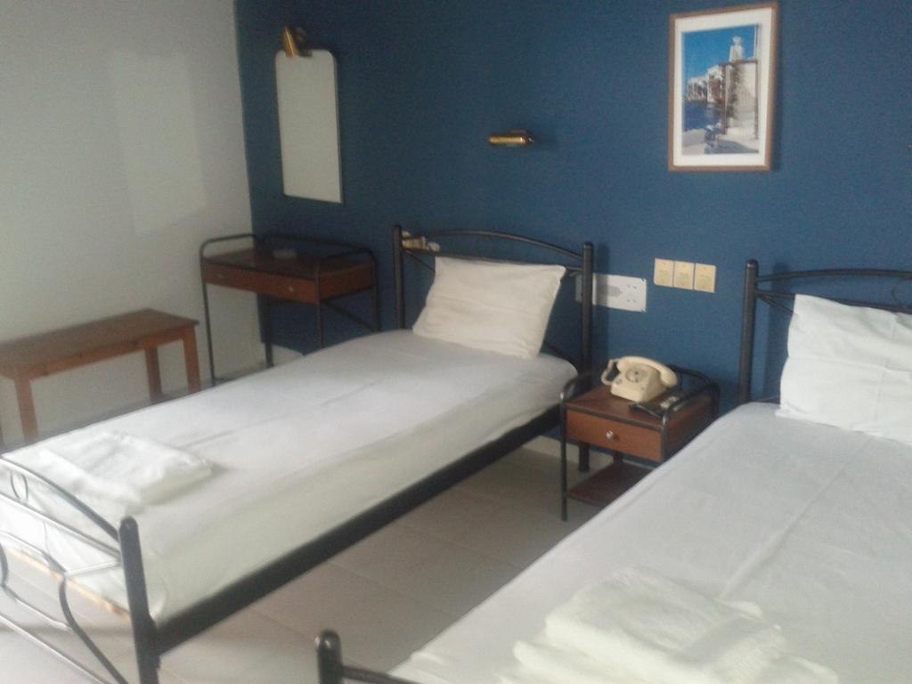 Hotel Tainaro Лутра-Едіпсу Номер фото